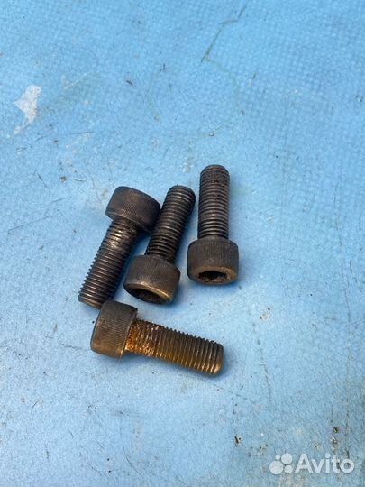 Болт Honda Cbr1000Rr 2004-2005