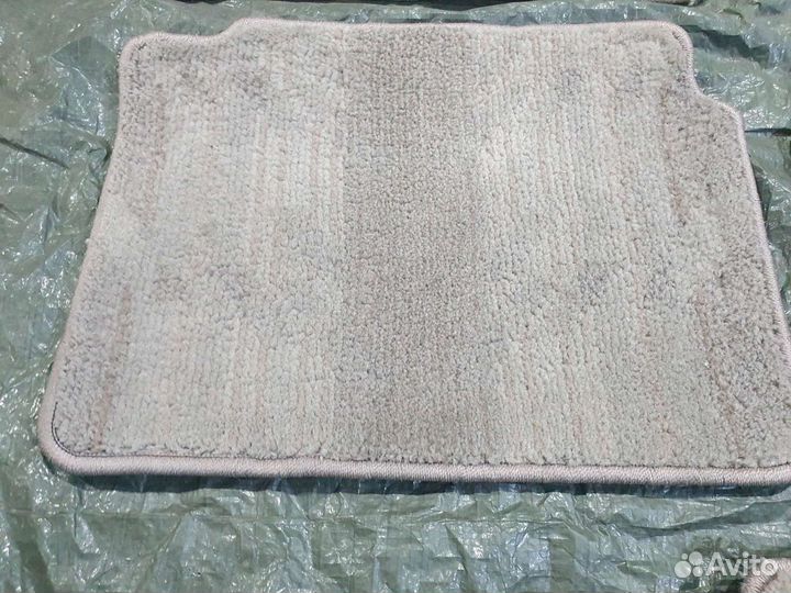 Комплект салонных ковриков azt251 azt250 Avensis