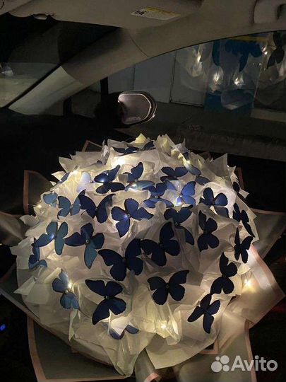 Букет из светящихся бабочек