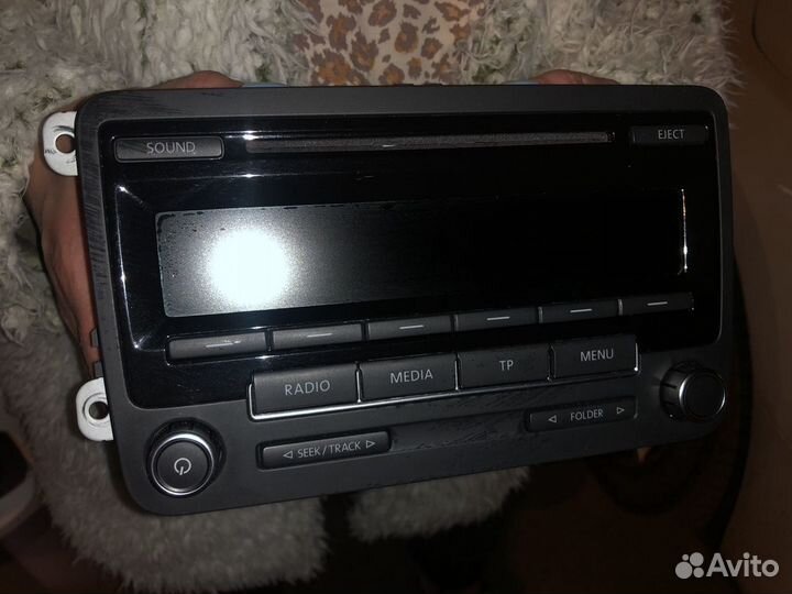 Штатная магнитола на volkswagen tiguan RCD 310