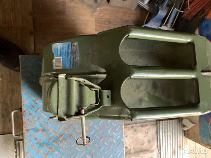 Канистра 20 литров железная