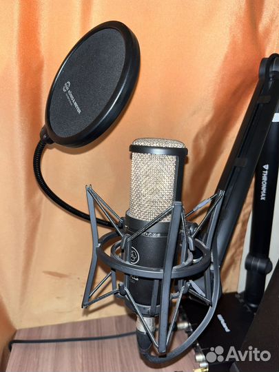 Roland rubix24 и AKG P220