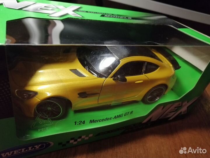 Масштабная модель Mercedes-AMG GT R (С190) 2017г