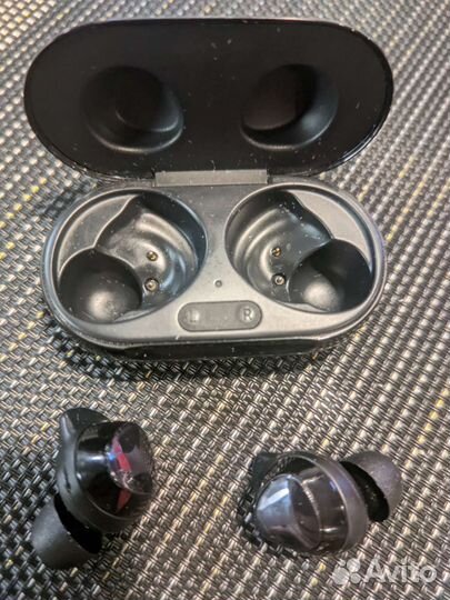 Беспроводные наушники samsung Galaxy buds plus