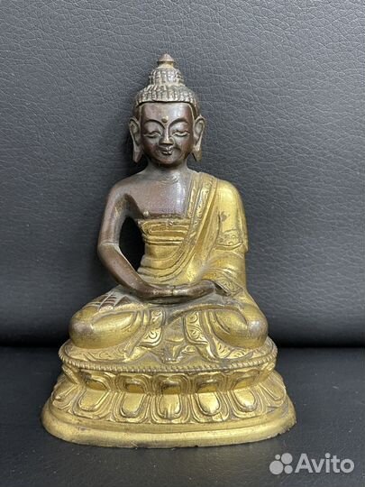 Старинная статуэтка Будды