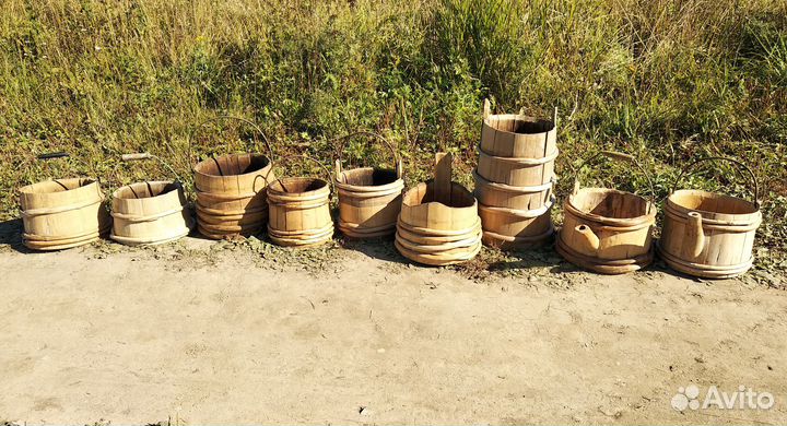 Старинные деревянные ведра