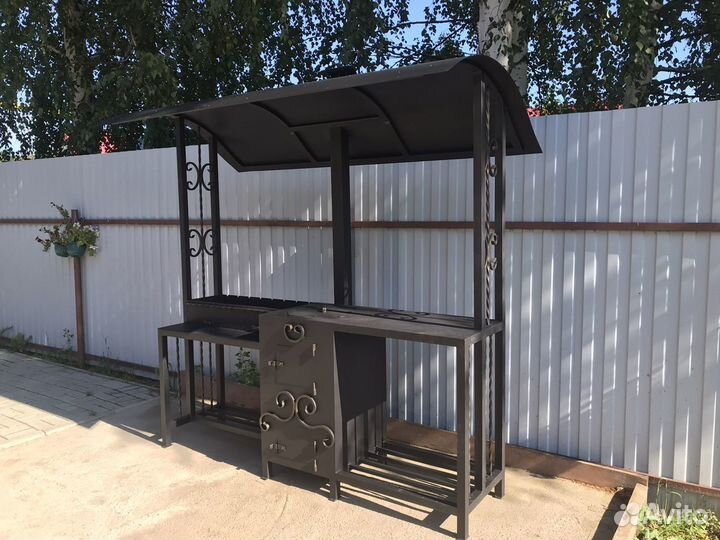 Мангал кованый с крышей