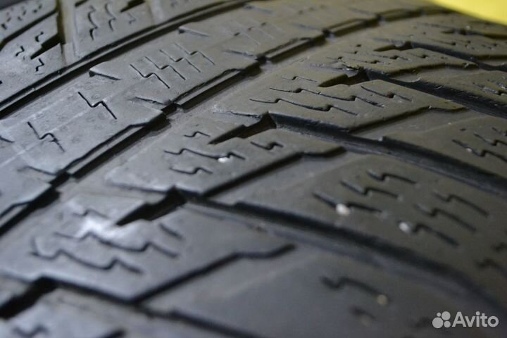 Nokian Tyres WR SUV 3 265/45 R20