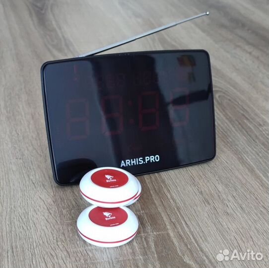 Кнпока вызова официанта и табло отображения вызова