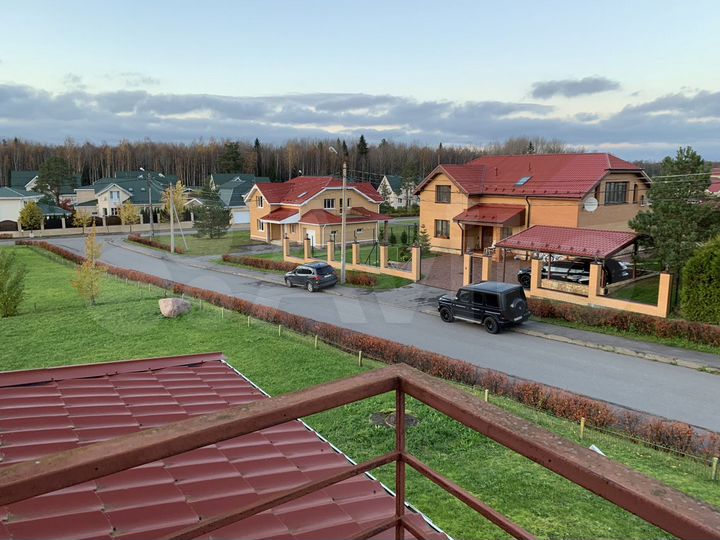 Дом 225,6 м² на участке 15,1 сот.