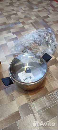 Кастрюля с крышкой Tefal Simpleo4.8 литра, 24 см