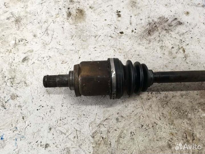 Привод полуось передний левый Nissan Almera
