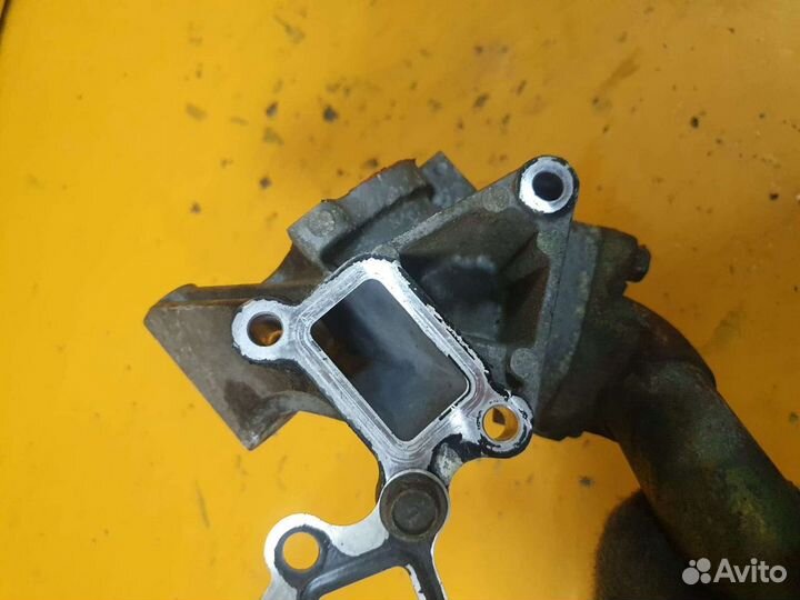 Кронштейн помпы водяного насоса 2.0 QR20 DE QR20DE