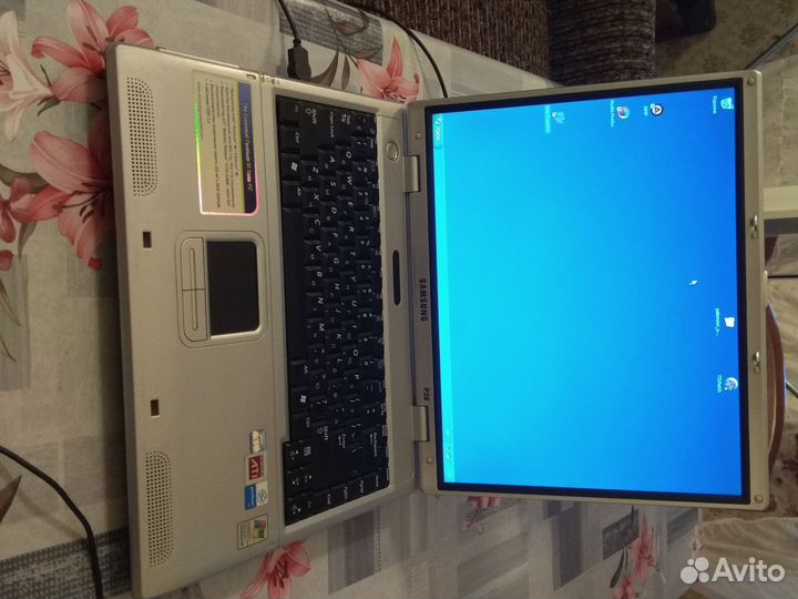 Samsung P28