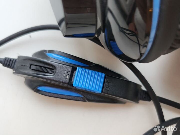 Проводные наушники с микрофоном