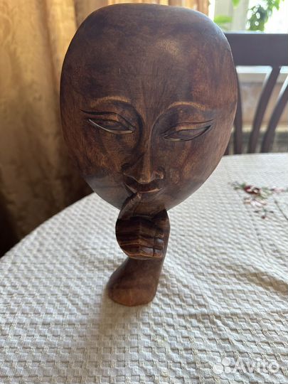 Маска из дерева ручной работы
