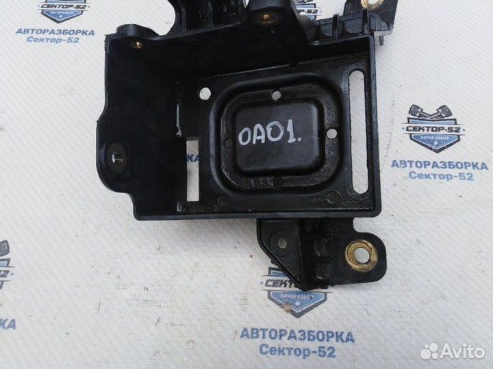 Кронштейн блока ABS Opel Astra H