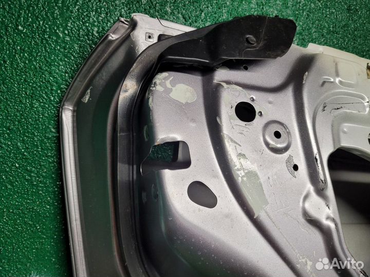 Дверь задняя левая Nissan Gloria