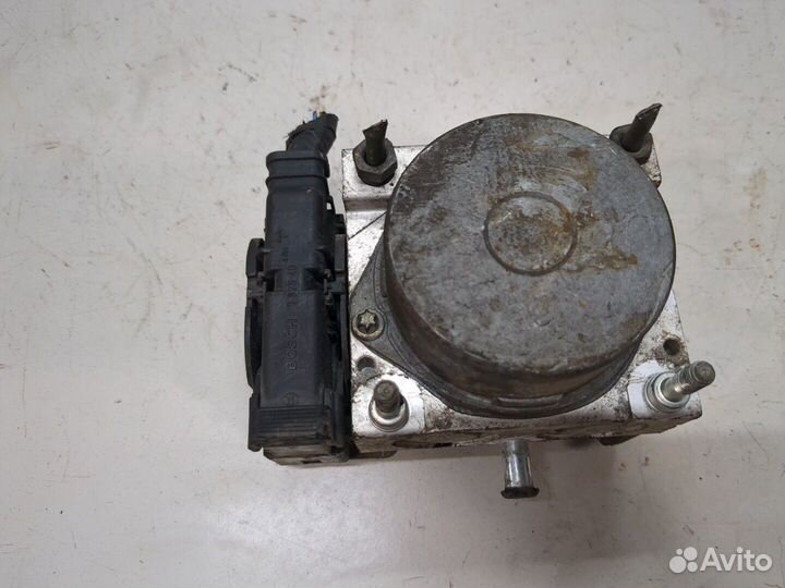 Блок абс, насос Nissan Note E11, 2006