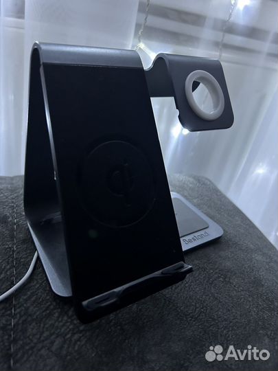 Беспроводная зарядка для iPhone 3 в 1