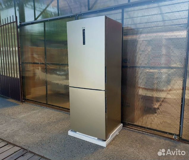 Холодильник Haier C4F744CGG широкий 70см (золото)