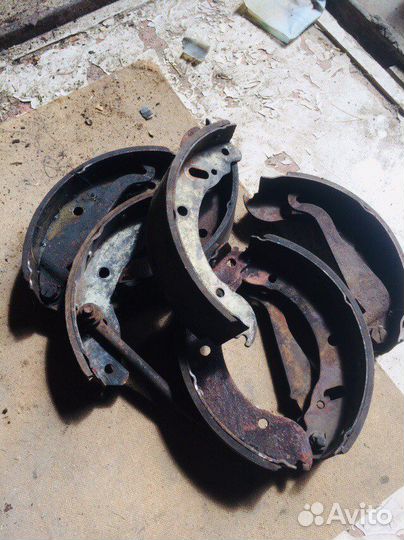 Тормозные задние колодки на газель