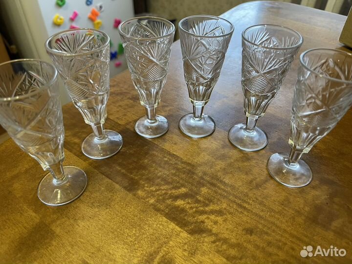 Рюмки на ножке