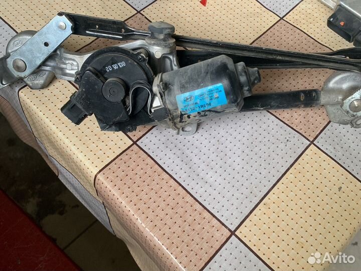 Дворники с мотрчиком hyundai solaris