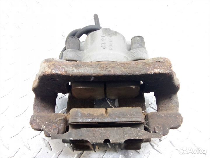 Суппорт передний правый BMW 3-Series F30