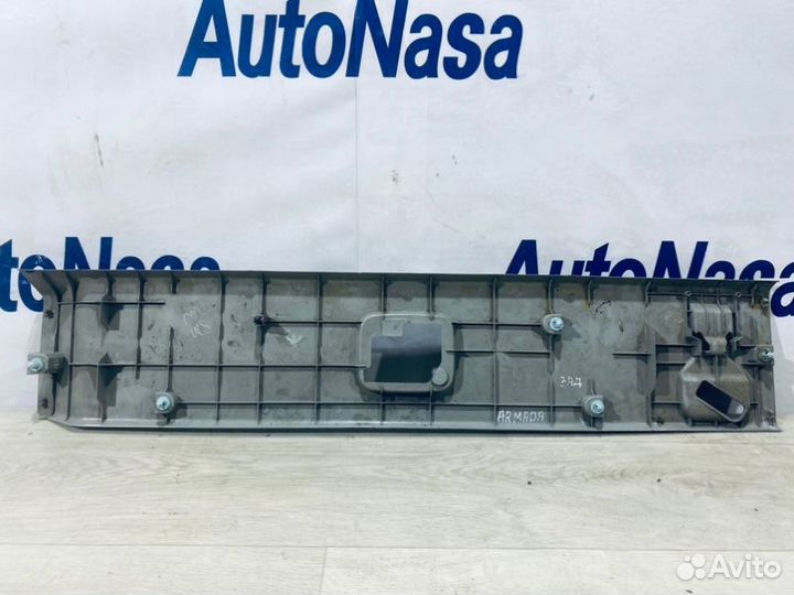 Обшивка потолка Nissan Armada SUV VK56DE 2004