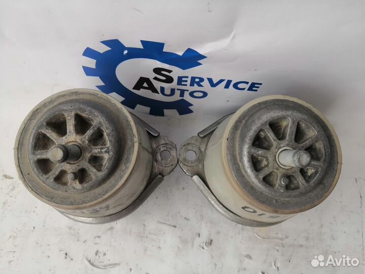 Volkswagen Touareg 10- TDI Опора двигателя LH RH