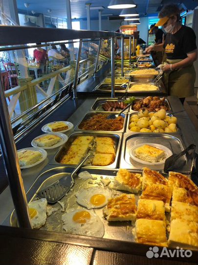 Сотрудник линии раздачи