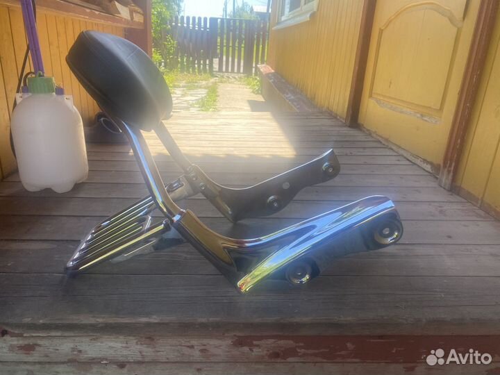 Спинка пассажира на Триумф «Тандерберд»