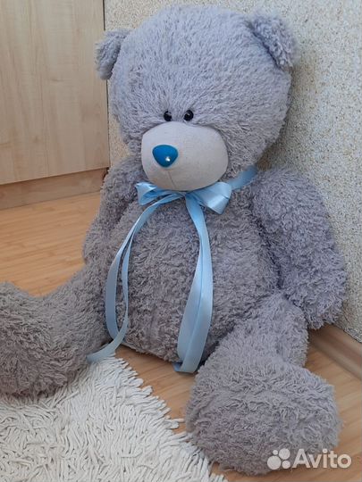 Большой плюшевый мишка