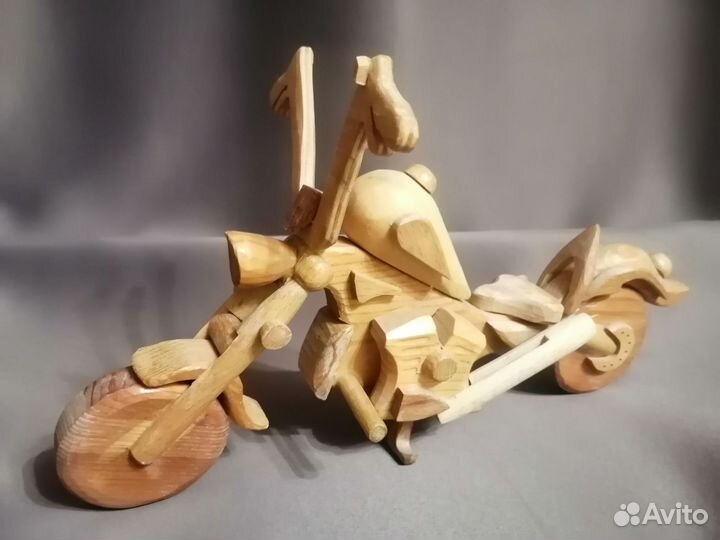 Модель мотоцикла. Ручная работа. Дерево