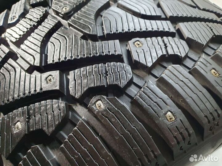 Pirelli Ice Zero 315/35 R20 и 275/40 R20