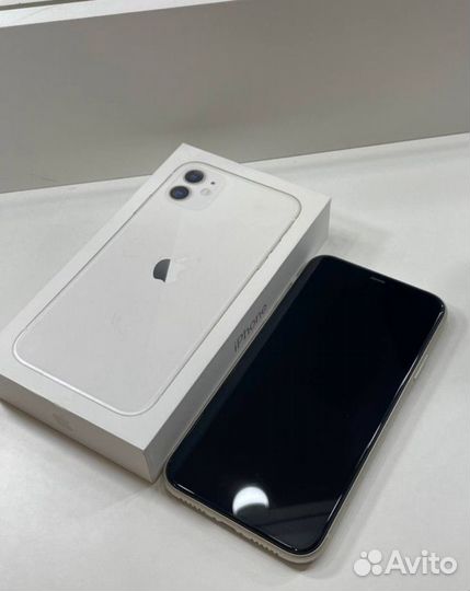 iPhone 11, 64 ГБ