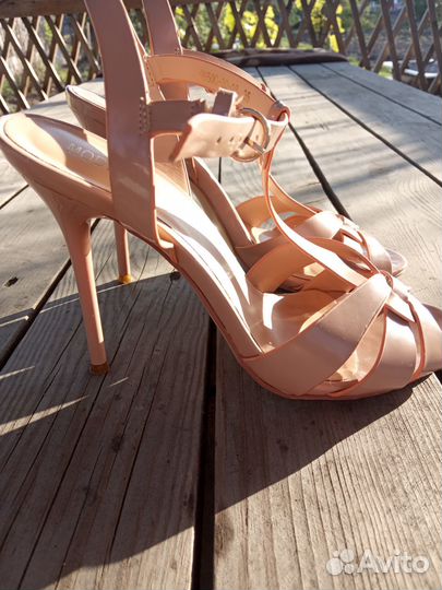 Босоножки летние