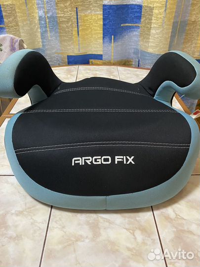 Детский бустер с креплением изофикс