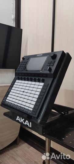 Akai Force супер подставка