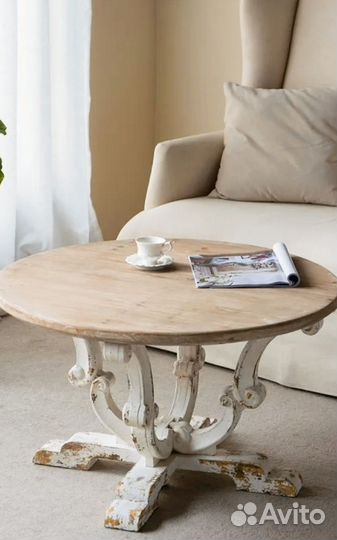 Стол журнальный в античном стиле. Дерево