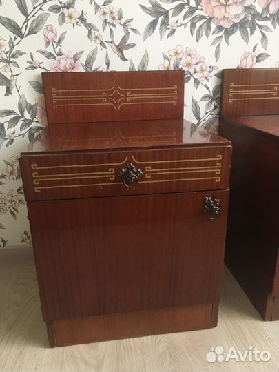 Тумба прикроватная