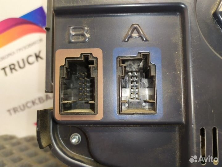 Панель приборов Renault T