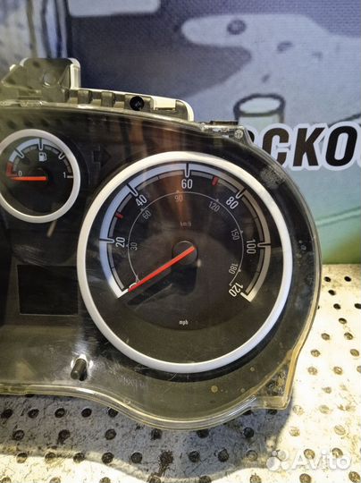 Панель приборов Opel Corsa