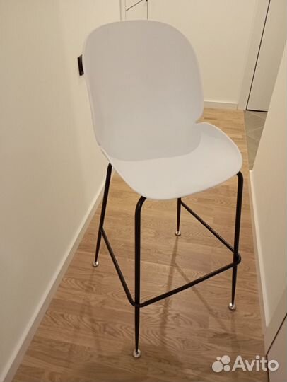 Продам барные стулья. Новые