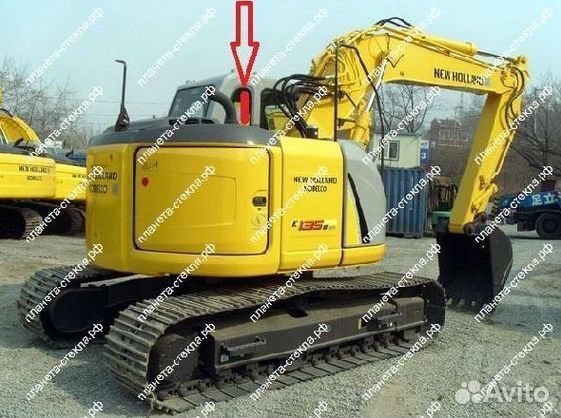 Стекло для экскаватора гусеничного New Holland E 1