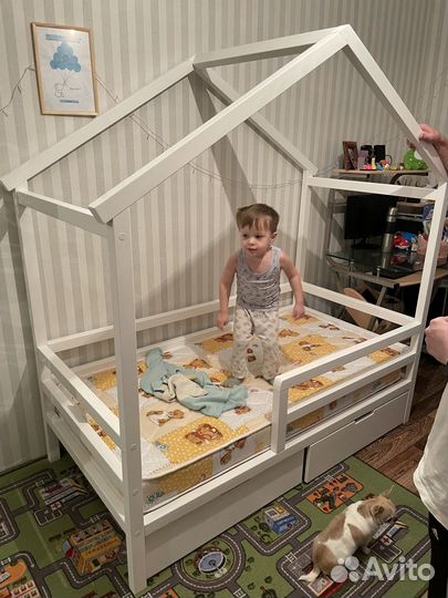 Детская кроватка 