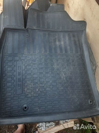 Автомобильные коврики резиновые