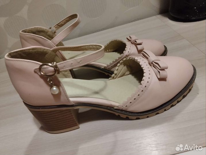 Босоножки женские(по стельке 25 см)