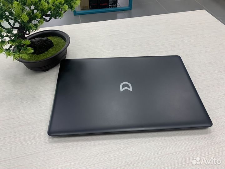 М2.Ноутбук Irbis NB282